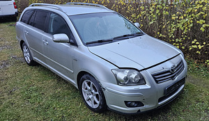 Toyota Avensis 2.2 varuosadeks (2 foto / 9)