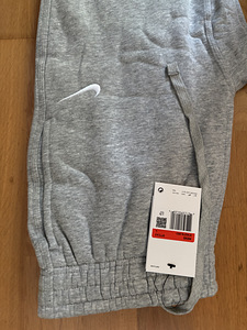 Nike hallid dressipüksid, sildid küljes, täiesti uued (3 foto / 3)