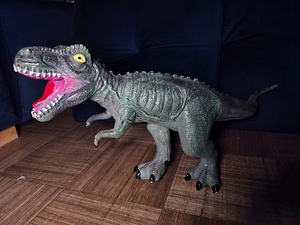 Игрушечные динозавры. Mängudinosaurused (1 фото из 6)