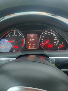 Audi A6C6 quattro 3.0 TDI 2005 (5 foto / 12)