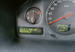 Volvo V70 (12 foto / 14)