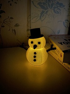 "Kootud" LED küünal - lumememm (2 foto / 3)