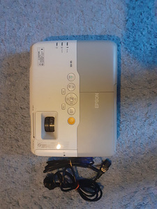 Продам проектор epson (2 фото из 2)