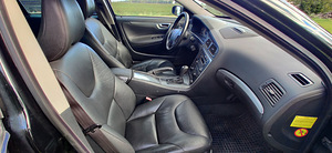 Volvo V70 Summum (8 foto / 12)