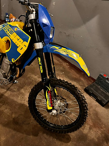 Husaberg FE450 Эндуро (3 фото из 3)