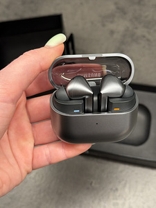 Наушники Samsung Galaxy Buds 3 Pro (4 фото из 5)