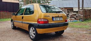 Citroën Saxo (5 фото из 6)
