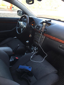 Toyota Avensis (3 foto / 12)