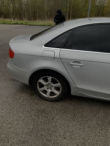 Audi a4 2011 1.88/88kw (5 foto / 9)