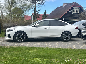 BMW 520d g60 M pakett (5 foto / 14)