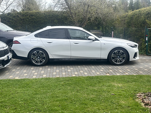 BMW 520d g60 M pakett (10 foto / 14)