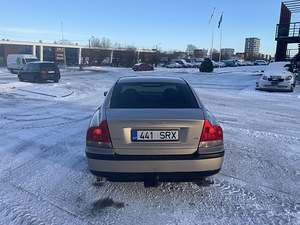 Volvo s60 (3 фото из 11)
