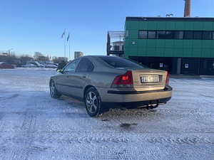 Volvo s60 (4 фото из 11)