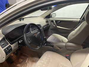 Volvo s60 (10 фото из 11)