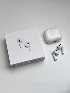 AirPods 3 (1 фото из 2)
