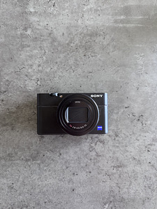 Sony RX 100 VII (1 foto / 4)
