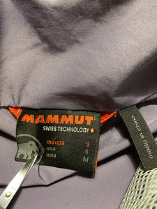 Women's windbreaker Mammut (7 foto / 7)