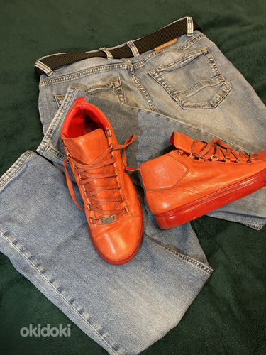 Balenciaga Arena