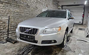 Volvo v70 2.4d 120kw automaat Ühe auto varuosad (1 foto / 7)