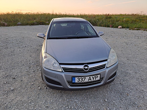 Opel Astra 1.4l 2007 (1 foto / 8)
