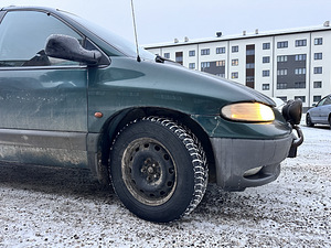 Chrysler Voyager (13 фото из 15)