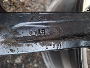 5x114.3 Lexus Toyota 18" литые диски et 40 (2 фото из 3)