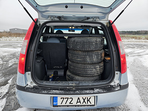 Mitsubishi Colt 1.3 70kW (7 foto / 11)