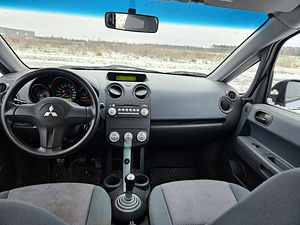 Mitsubishi Colt 1.3 70kW (10 foto / 11)