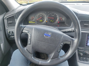 Volvo XC70 (10 фото из 13)
