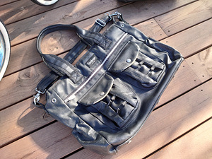 Emmaljunga De Luxe Mondial Black leatherette must (3 foto / 3)