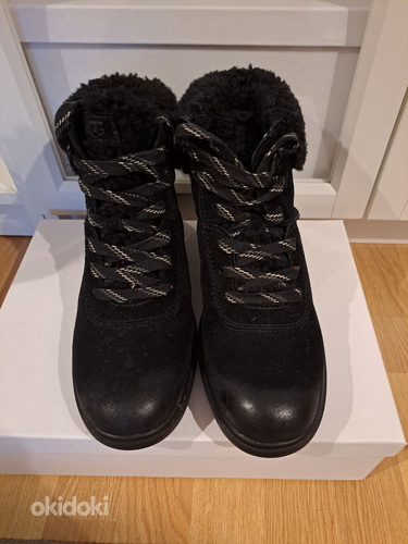 Зимние ботинки Угги (фото #1)