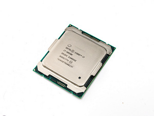 Intel Core i7 6850K (2 фото из 3)