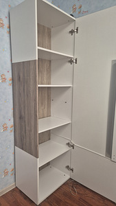 Шкаф (2 фото из 3)