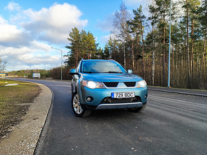 Mitsubishi outlander xl (1 foto / 9)