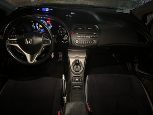 Honda Civic 2007 103kW (10 foto / 15)