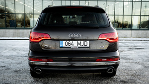 Audi Q7 Facelift 3.0 180kW (5 foto / 14)