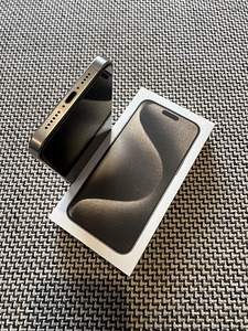 iPhone 15 pro max 256gb Natural Titanium (7 foto / 10)