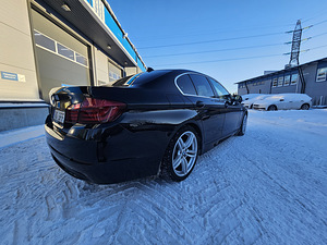 BMW 530 180kw 2011 (2 foto / 4)