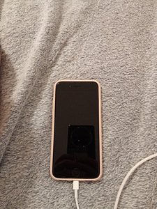 iPhone 7 (1 foto / 3)