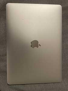 Macbook Air 13” (2 foto / 3)