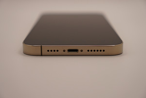 iPhone 14 Pro Max 256GB Gold (4 foto / 4)
