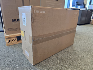 Samsung Odyssey G7 27" | 240Hz | 1ms | QHD (4 foto / 4)