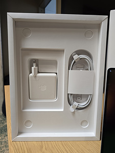 MacBook Pro 14" (2021) Apple M1 Pro | 16GB RAM | 1TB SSD (3 foto / 5)
