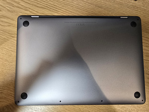 MacBook Pro 13" (2022) – M2, 8GB RAM, 256 GB SSD ( SWE ) (6 foto / 7)
