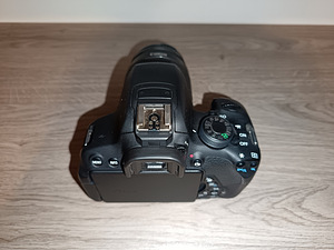 Canon EOS 700D + EF-S 18-55mm (6 foto / 10)