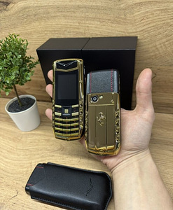 Vertu-ի նման հեռախոս, երկու քարտով (3 լուսանկար / 10)