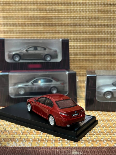 BMW 5 Series E60 M5 Մետաղական կոլեկցիոն մեքենայի մոդել 1/64 (3 / 10)