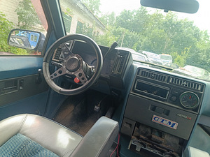 Продается автобус Chevrolet Astro с рисунками (3 фото из 11)