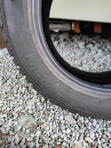Nokian Hakkapeliitta 215/55/R16