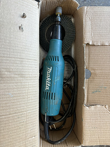 Otslihvija Makita GD0603 (2 foto / 2)